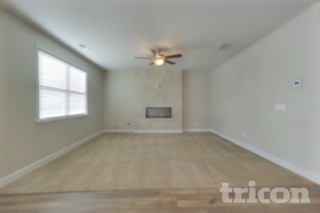 Photo - 83 Leyland Ct