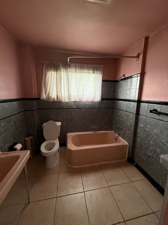 Photo - 617 Alder St