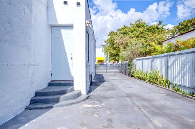 Photo - 2126 NW 3rd St