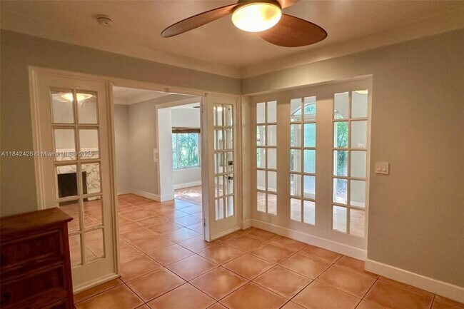 Building Photo - 3 bedroom in North Miami Beach FL 33161 Rental