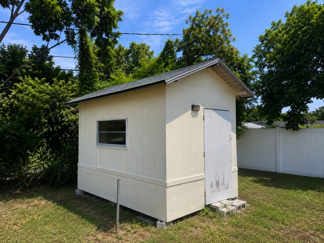 Photo - Beautiful 3BR/1BA Lakeland Home with Bonus Room Near Southeastern University!