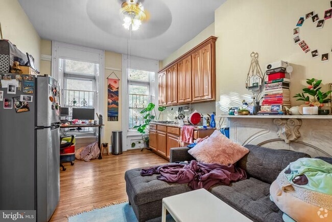Building Photo - 711 Corinthian Ave Unit 1F Rental