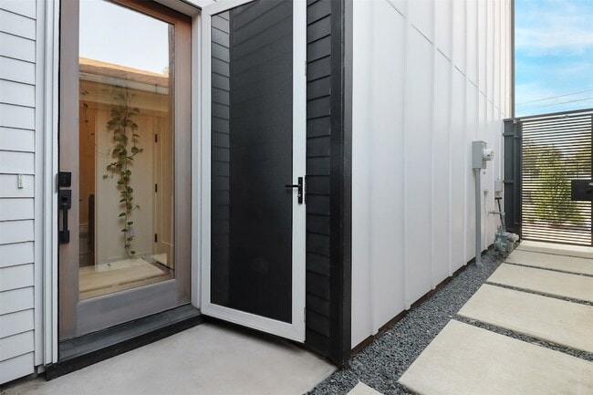 Photo - 4930 Santa Fe Ave