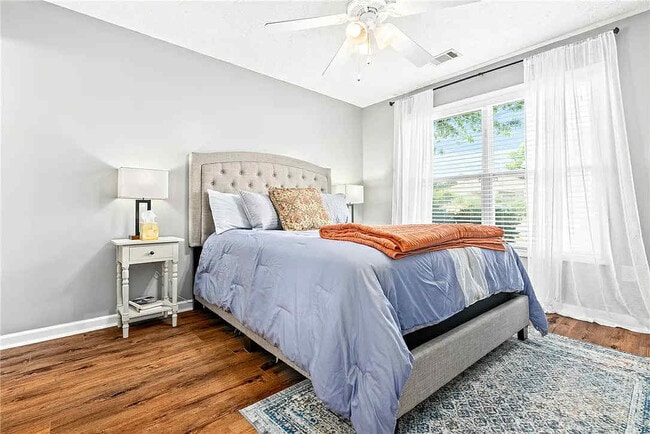 Building Photo - 1385 S Donahue Dr Unit 2104