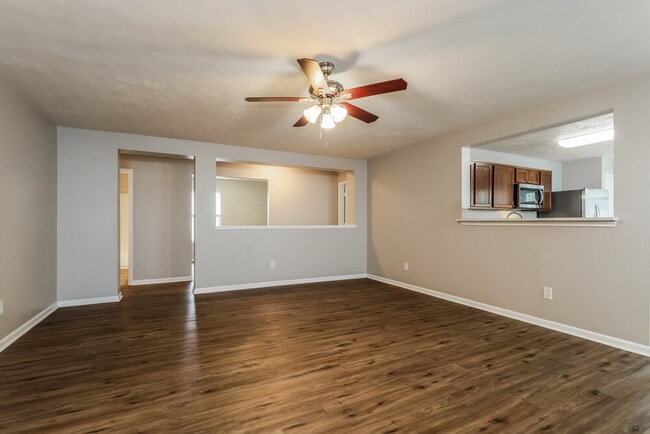 Photo - 8138 Sanders Glen Ln