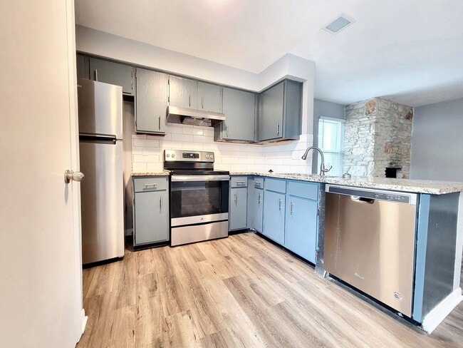 Building Photo - 4431 Whispering Valley Dr Unit D