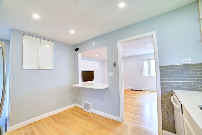 Photo - 9135 Mason Ave House