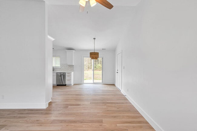 Photo - 374 Union Chapel Church Rd