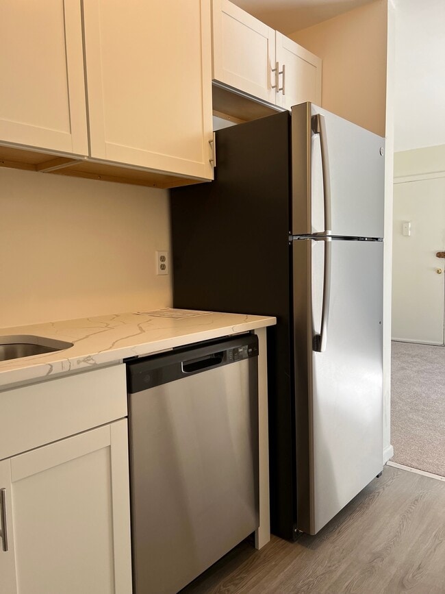 Electrodomésticos de acero inoxidable - 6 Yew Ct Unidad G