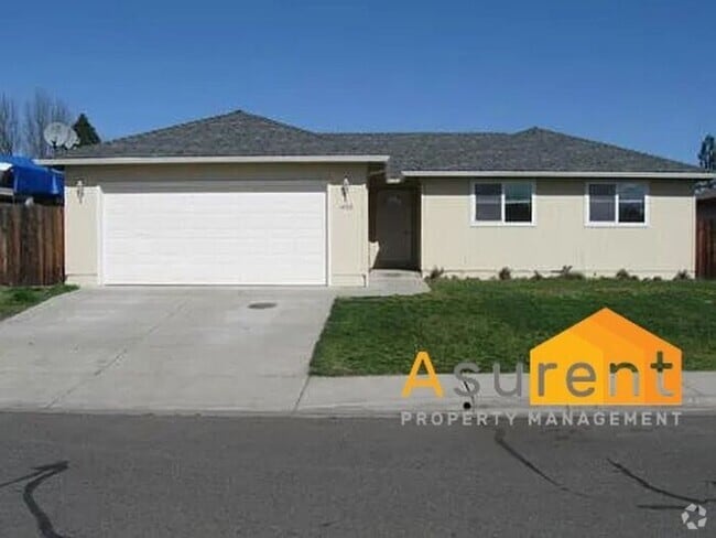 Building Photo - Great Central Point Home Available Soon!