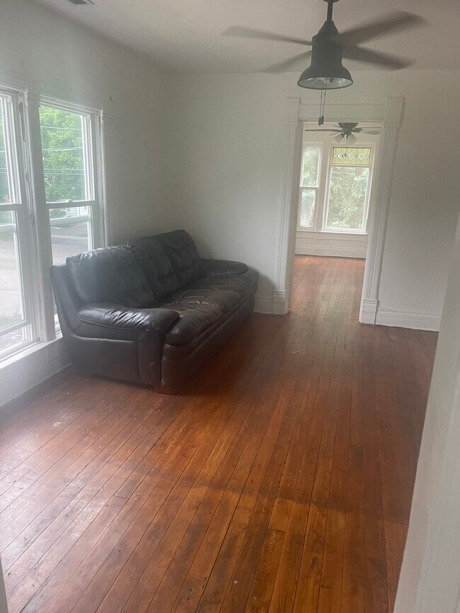 105 S McHenry Ave Rental House Rental in Crystal Lake, IL