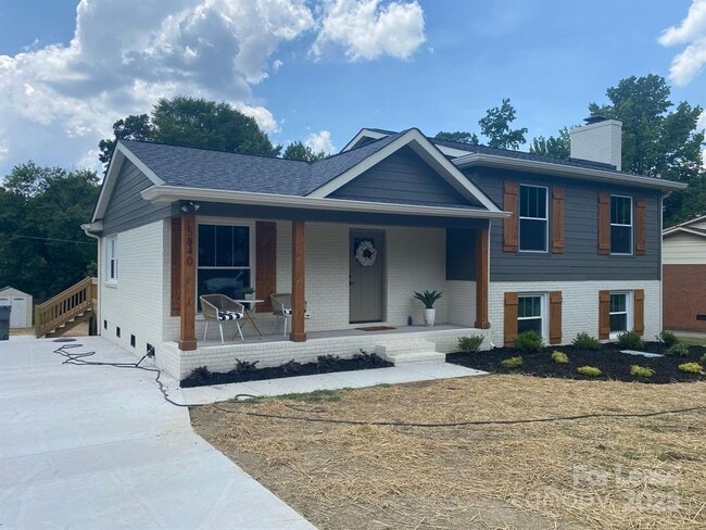 Building Photo - 5840 Charing Pl