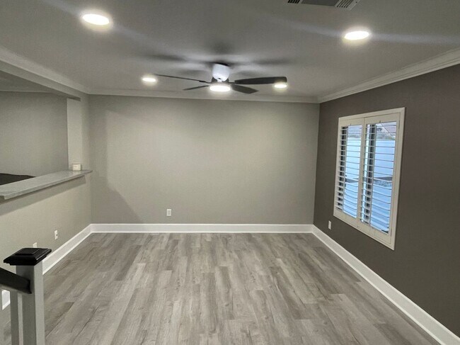 Photo - 30357 Twain Dr