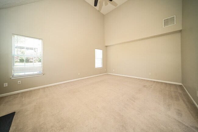 Photo - 1916 Gates Ferry Way