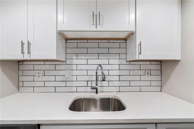 Photo - 1447 Southland Vista Ct NE