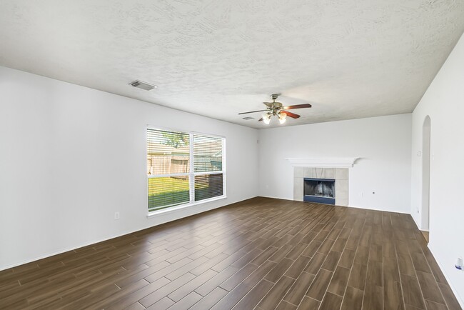 Photo - 307 Gateship Dr