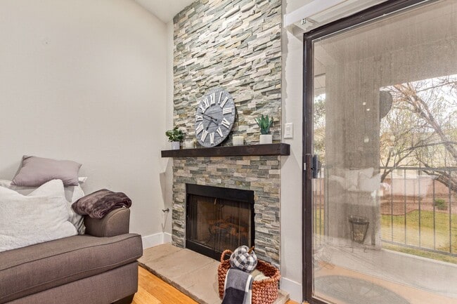 Photo - Renovated 2 bedroom furnished condo