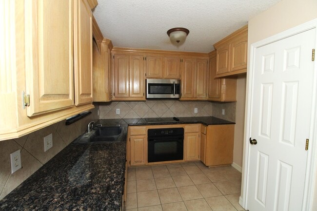 Photo - 113 Silver Bay Ln