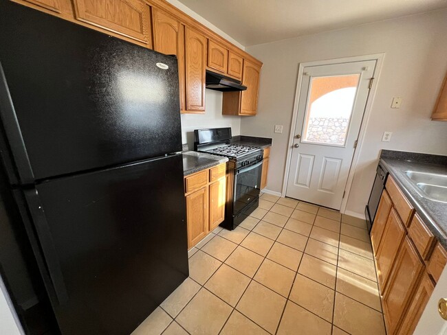 Photo - PRICED TO RENT QUICKLY !!