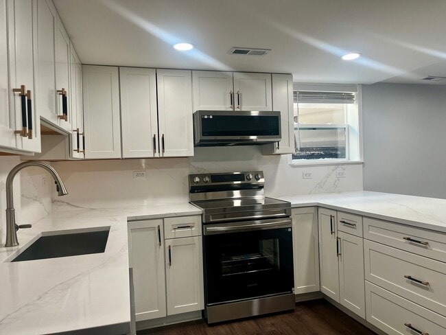 Photo - 6522 Spaulding Ave