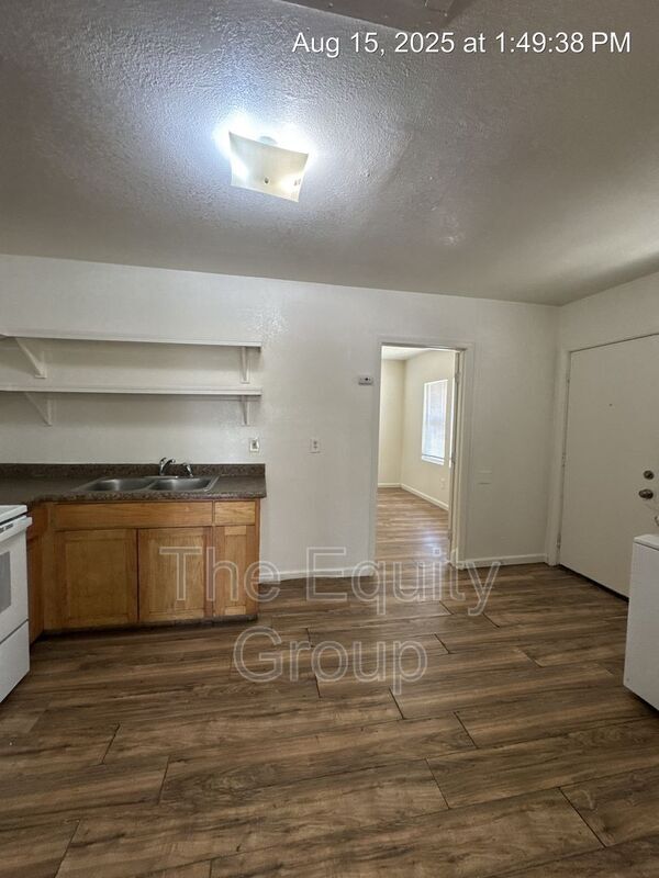 Photo - 435 N Redington St