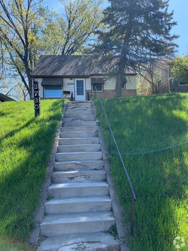 Building Photo - Beautiful 4 Bedroom 1 Bathroom in North Mi... Rental