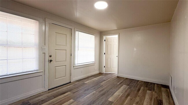 Photo - 1909 S Lincoln Ave