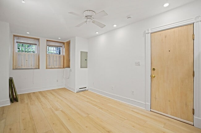 Photo - 1944 Calvert St NW