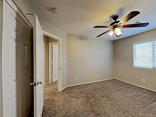 Photo - 1165 Reading Dr NW