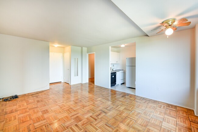 Photo - Spacious & Bright Junior 1 Bedroom at River Place East Unidad 525