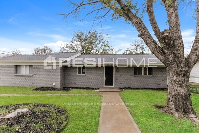 Building Photo - 1507 Granbury St