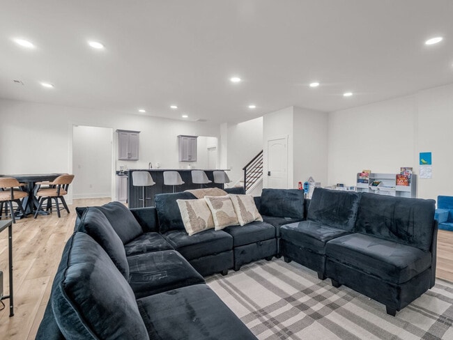 Photo - 198 Amberwood Pl Unit SI ID1473063P