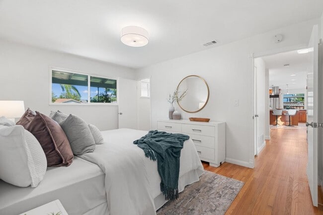 Photo - 1106 Viscaino Ave