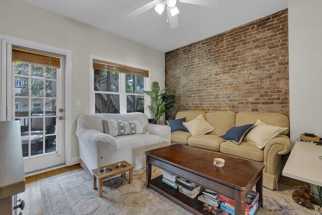 Photo - 176 H St Unidad 1