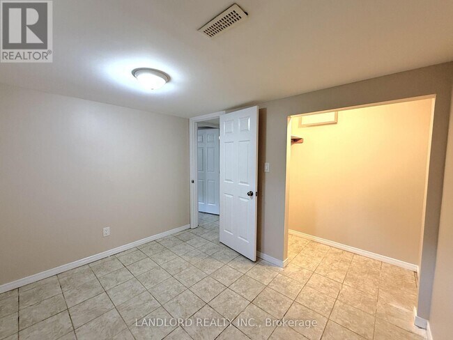 Photo - 220 Ellington Dr