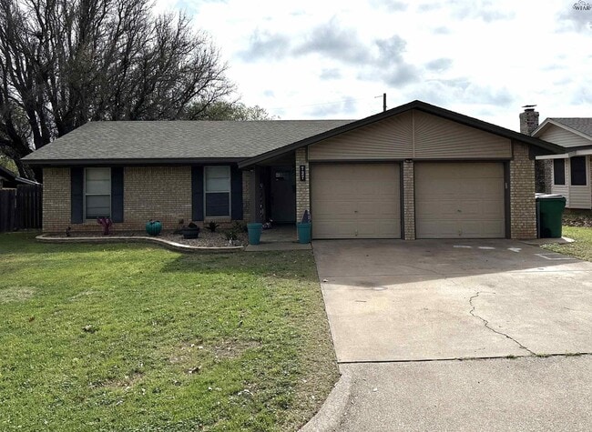 Building Photo - 727 Gayle St