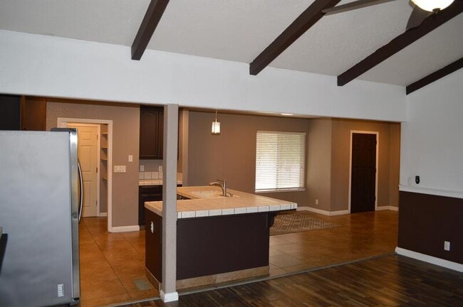 Photo - 3035 Duquesne Way