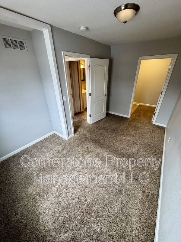 Photo - 8290 Center Dr