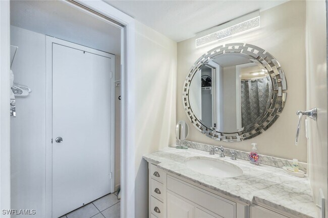 Building Photo - 10475 Gulf Shore Dr Unit 142