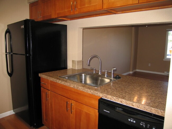 Photo - Heatherstone Park Apartments