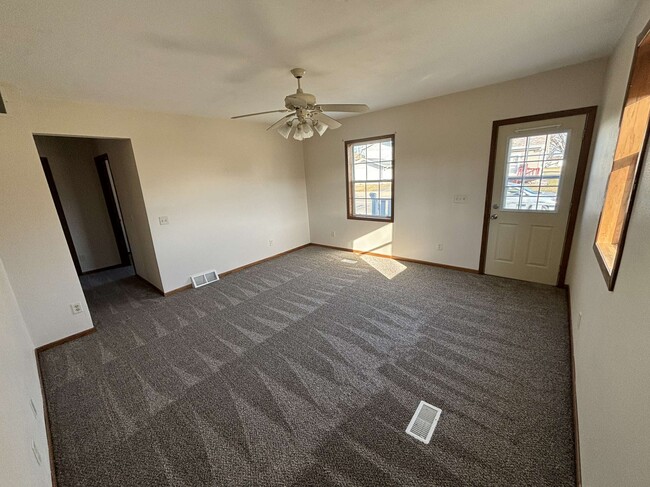 Photo - 202 S Peach Ave Townhome