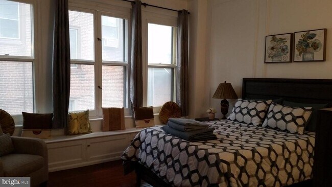 Photo - 2034 Delancey Pl Unit 2R