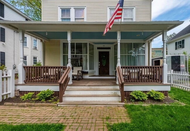 Photo - 301 Richards Ave