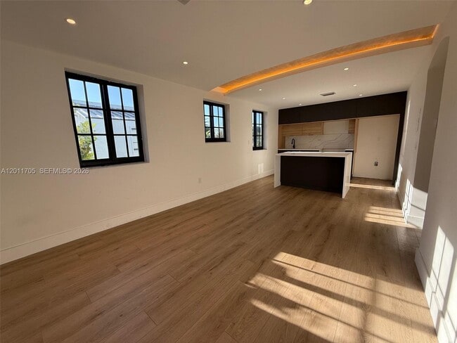Photo - 1716 SW 11th St Unidad 4