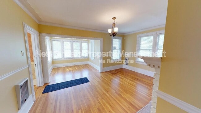 Photo - 2044 Forbes St