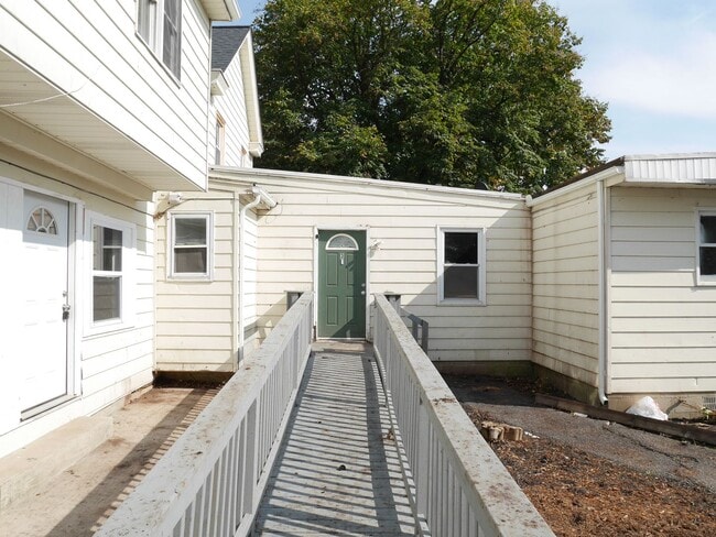 Building Photo - 1154SUA Unit Apt 3