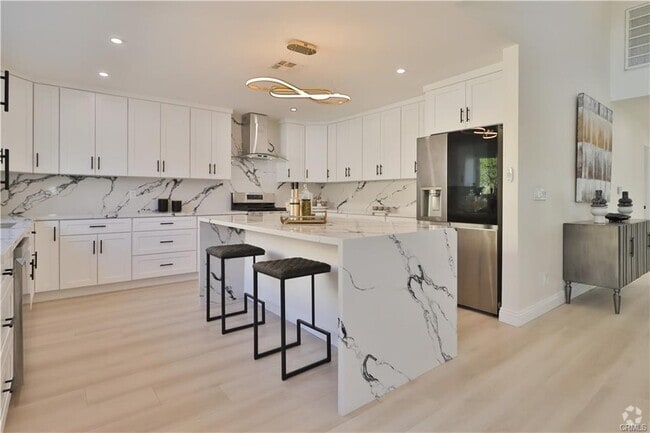 Building Photo - 22131 Victory Blvd Rental