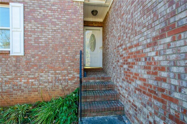 Photo - 3950 Chattahoochee Rd