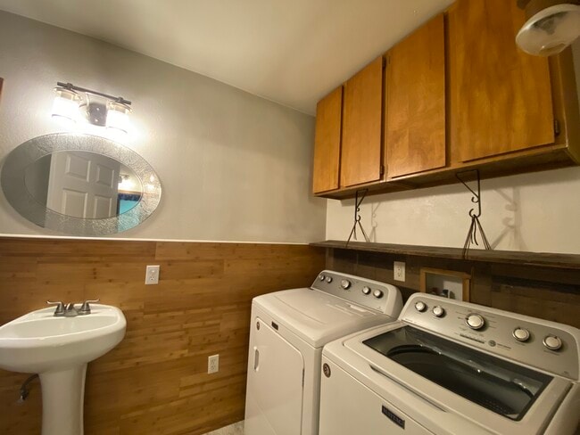 Photo - 60 W Puyallup Dr