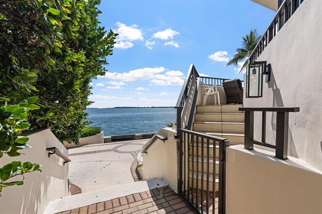 Photo - 520 Brickell Key Dr